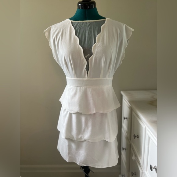 Cooperative Scallop Peek A Boo Dress (White, US 4) - Picture 1 of 3